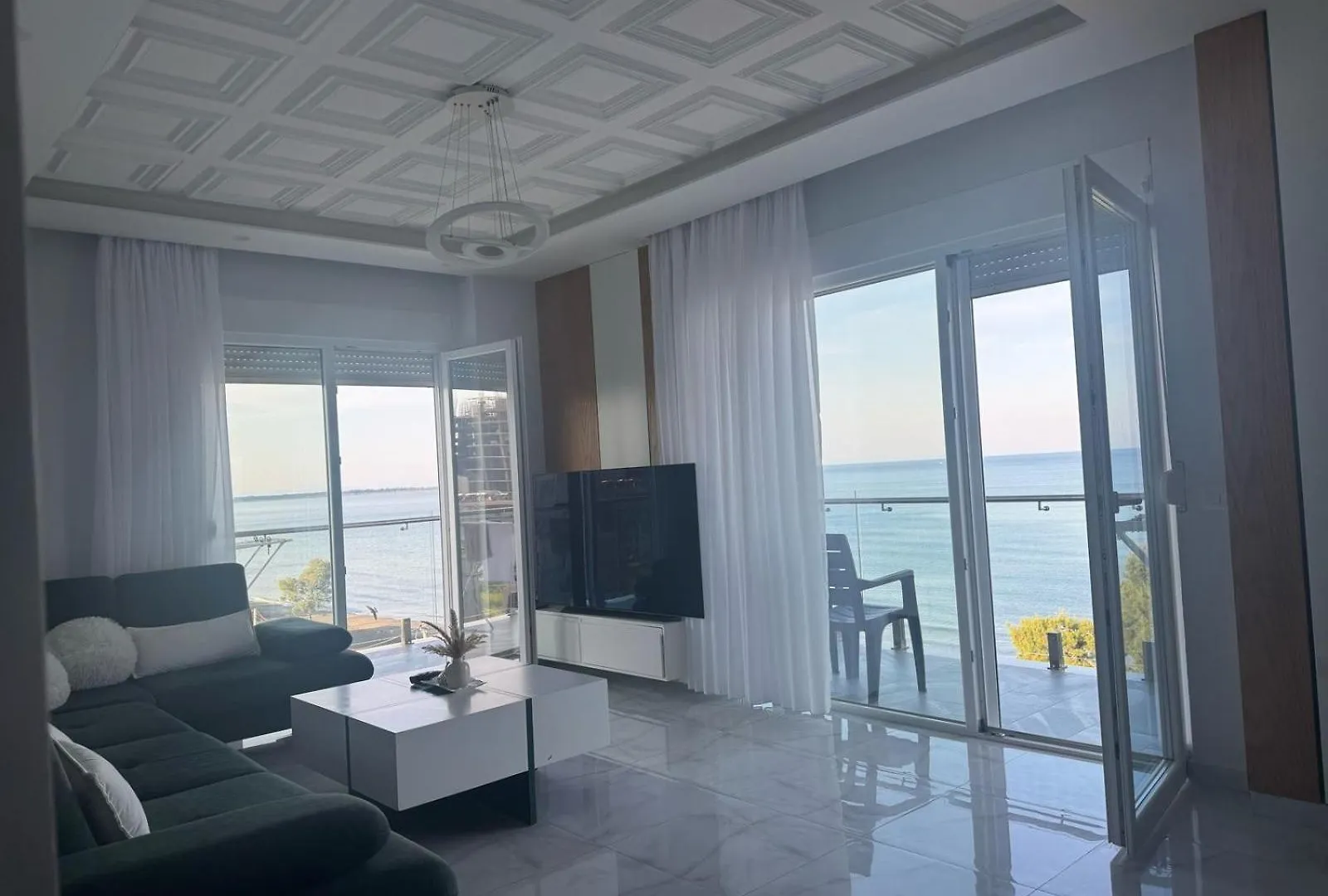 Private Luxurious Apartment Αλέσιον