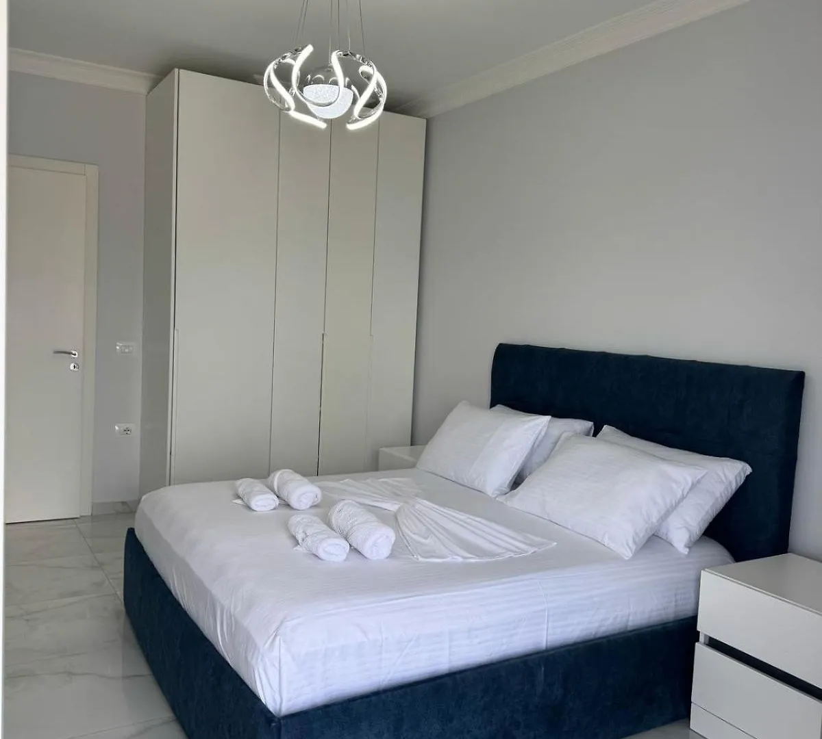 Private Luxurious Apartment Αλέσιον